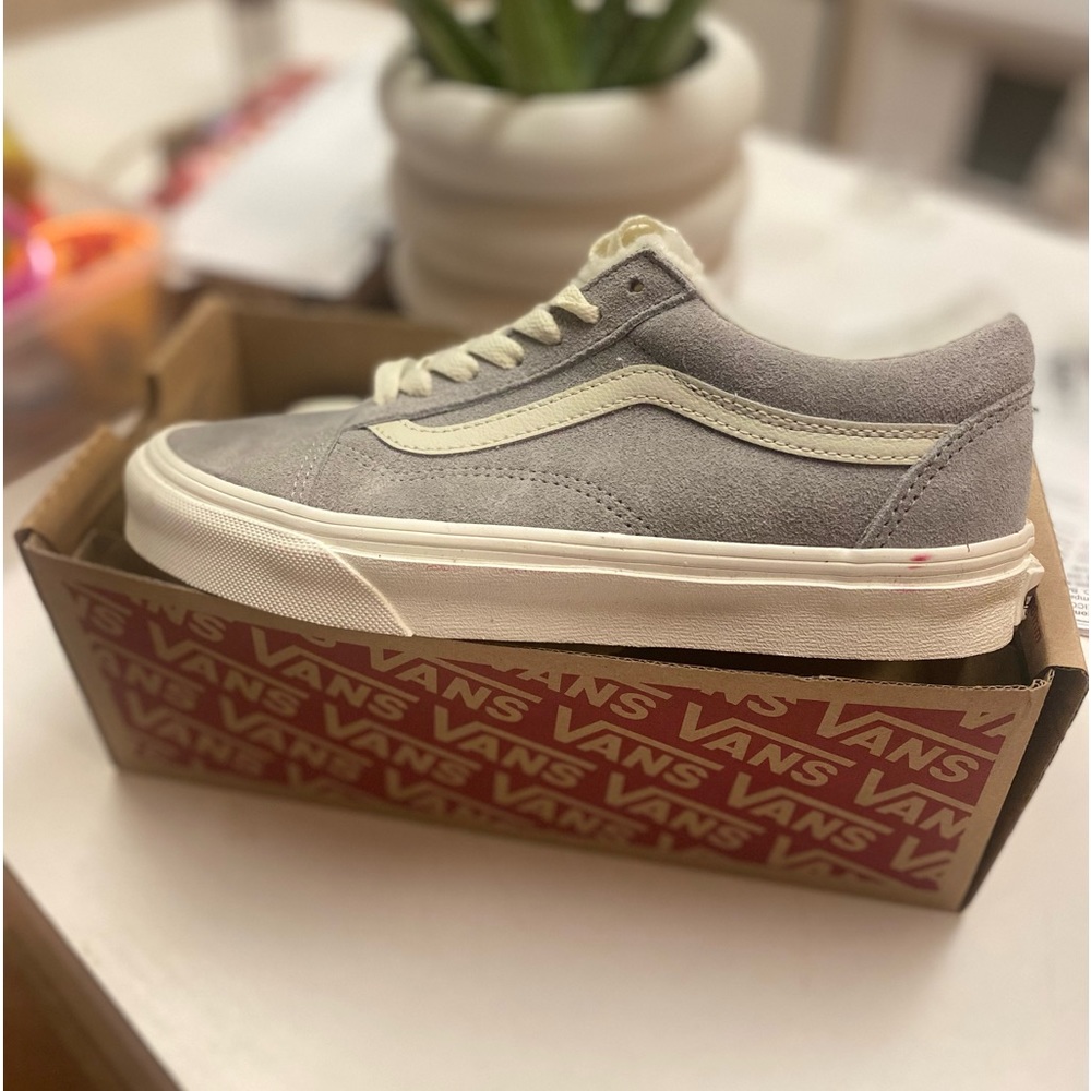 Women’s VANS. Size 6.